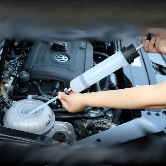 ODSYSARKA STRZYKAWKA RĘCZNA OLEJU 200 ML - KD3575